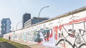 Die Berliner Mauer und der Fernsehturm - zwei historische Sehenswürdigkeiten in der Hauptstadt. Die Berliner Mauer und der Fernsehturm - zwei historische Sehenswürdigkeiten in der Hauptstadt.
